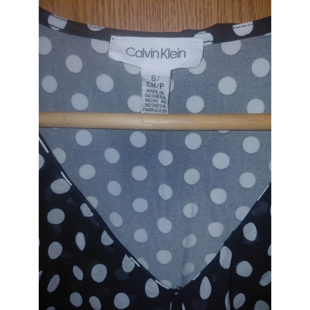 Calvin Klein Womens Polka Dot Ruffle V-Neck Sleeveless Blouse Black White Small - Picture 2 of 4